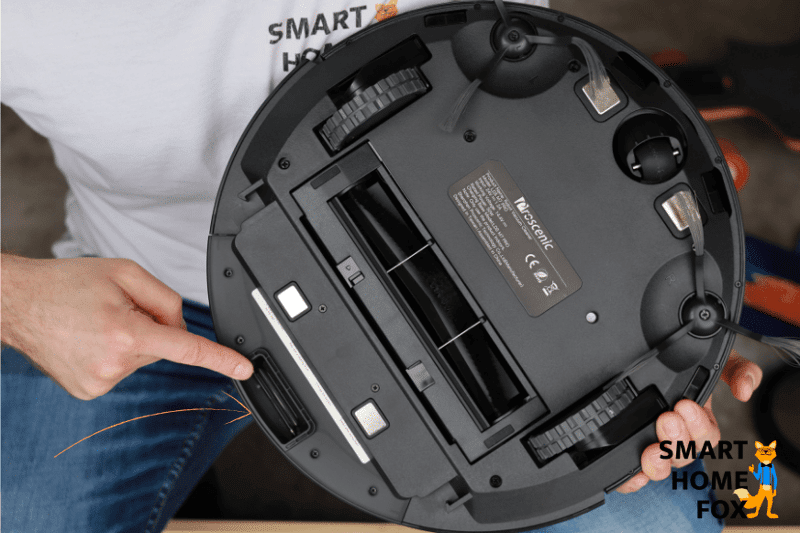 Proscenic M7 Pro suction hole on the bottom side of the robot vacuum cleaner